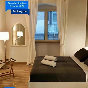 pithecusa-apartment-naples.hotels-amalfi.com/